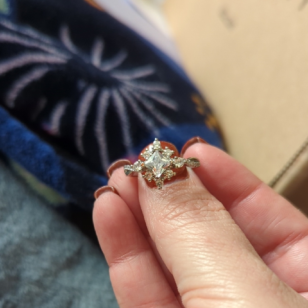 Pretty Bird White Gold Ring